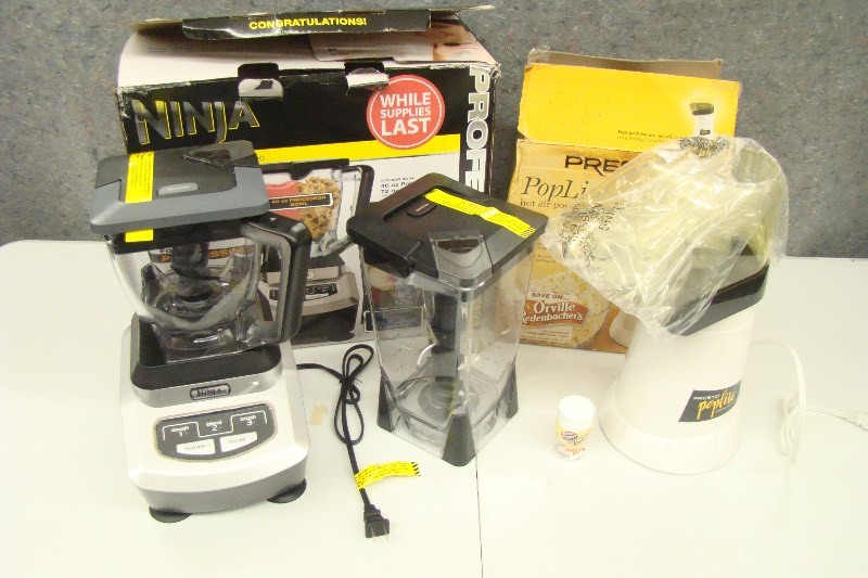 lot 177 image: New Open Box Ninja Blender and Air Popper