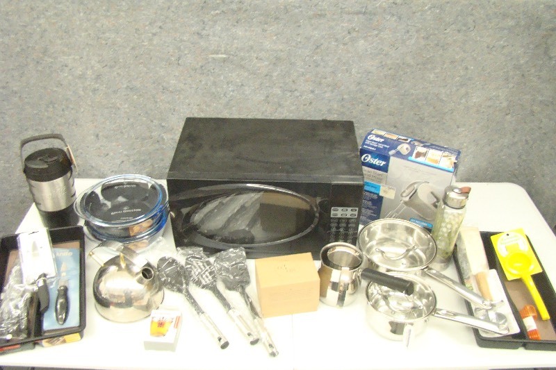 lot 179 image: Lot of New etc. Kitchen Wares