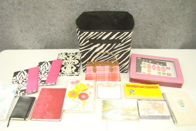 lot 184 image: Lot of New Stationary etc.