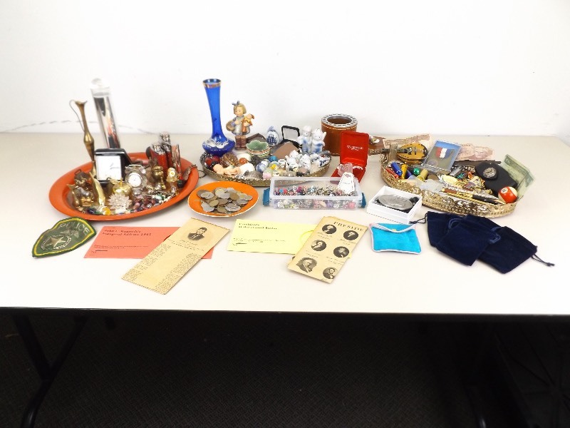 lot 101 image: Large Lot of Unique Miscellaneous Collectibles