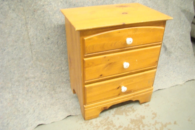 lot 112 image: Small Wooden Dresser