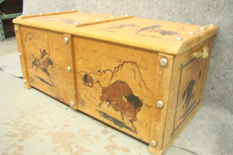 lot 120 image: Vintage Frontier Themed Wooden Trunk