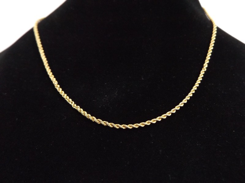 lot 24 image: 14k Yellow Gold Rope Chain