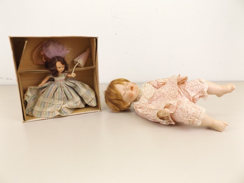 lot 49 image: 2 Vintage Nancy Ann, and Fayzah Spanos Dolls