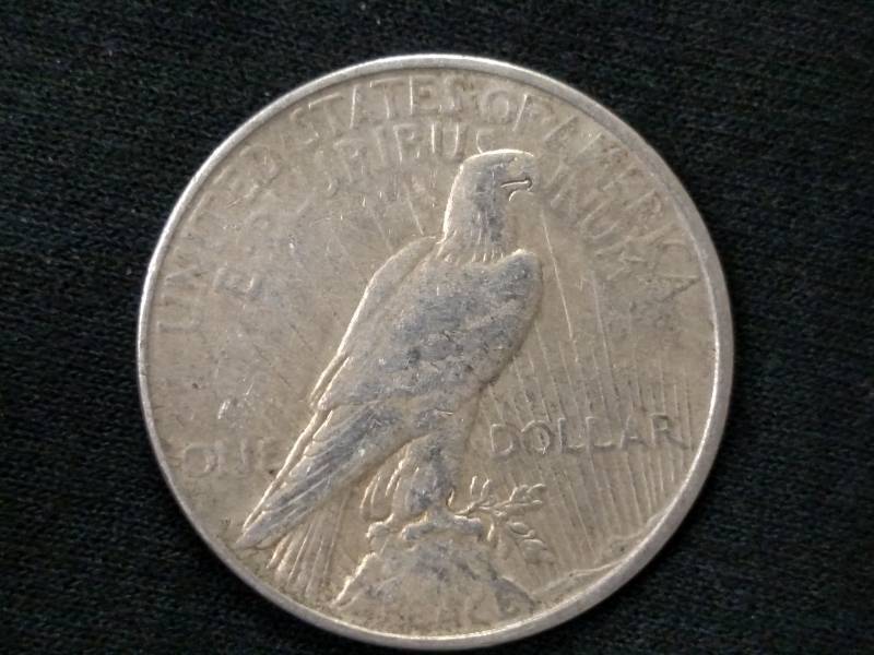 1922 D Peace Silver Dollar...