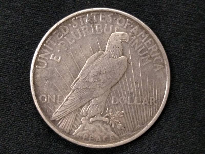 1922 D Peace Silver Dollar...