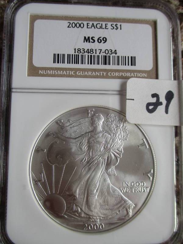 lot 29 image: 2000 Silver American Eagle UNC