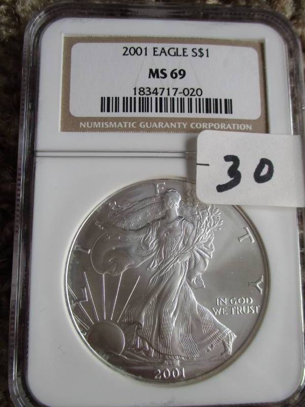lot 30 image: 2001 Silver American Eagle UNC