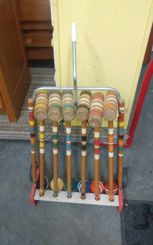 lot 5 image: Croquet Set With Stand