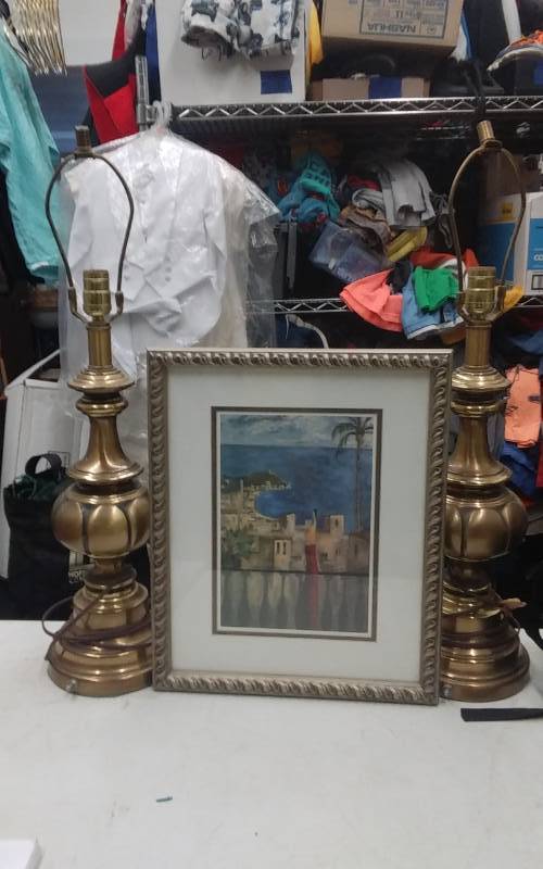 lot 8 image: Pair Of 28 Inch Brass Lamps , Seaside Print 17x15