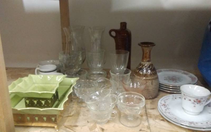 lot 17 image: Tote Bin Full Of Dishes-