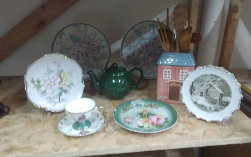 lot 22 image: Vintage Decorative Plates-Currier & Ives, Norcrest, Bavaria