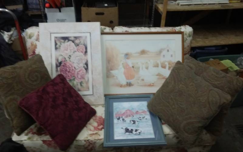 lot 24 image: 3-Pictures, 4 Decorative Pillows
