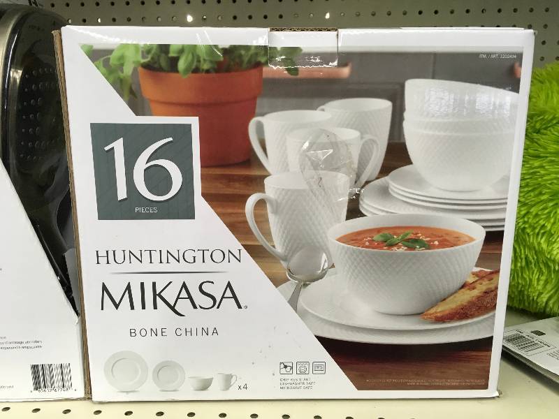 Huntington Mikasa Bone Chine 16 Piece Set, Retail $39.99