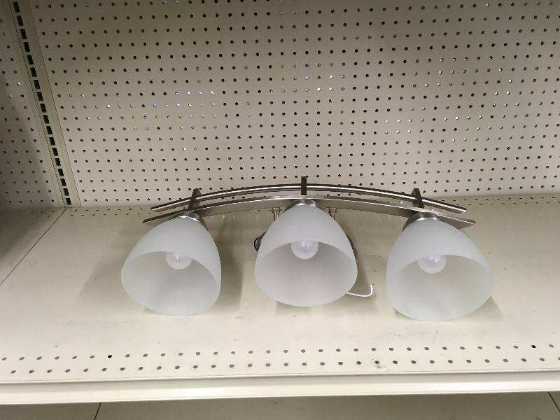 Feit 3 Lamp Light, Retail $45.99