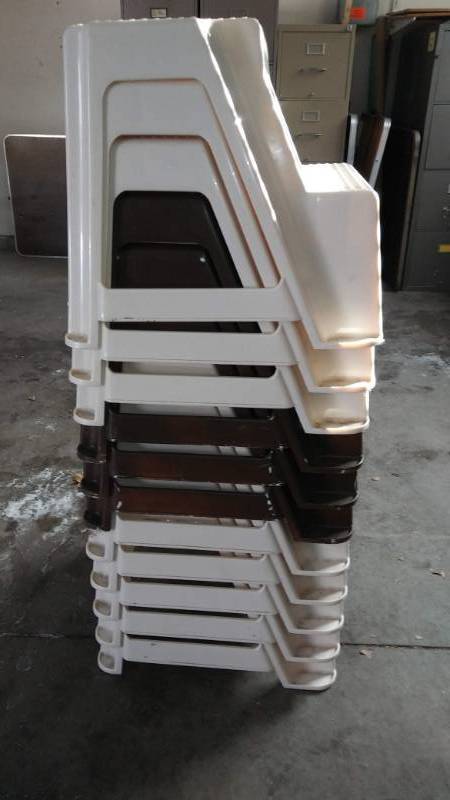 lot 21 image: Lot of Step Stools