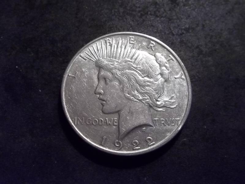 1922 D  Silver Peace Dollar