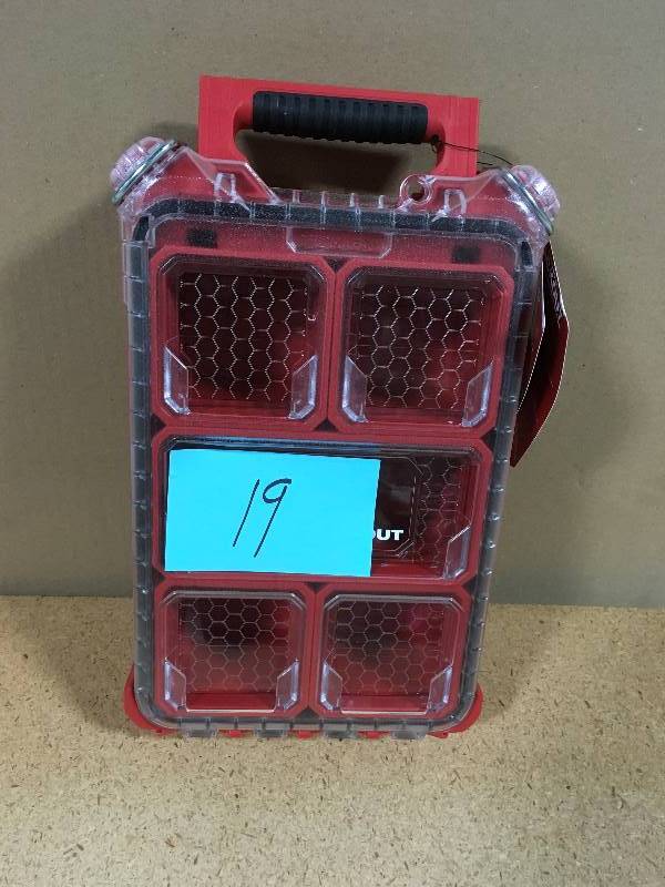 lot 19 image: Milwaukee PACKOUT 5-Compartments Small Parts Organizer not uased