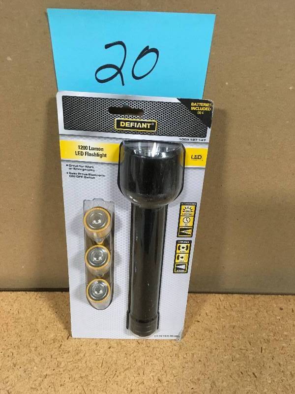 lot 20 image: Defiant 1200 Lumens LED Flashlight not used