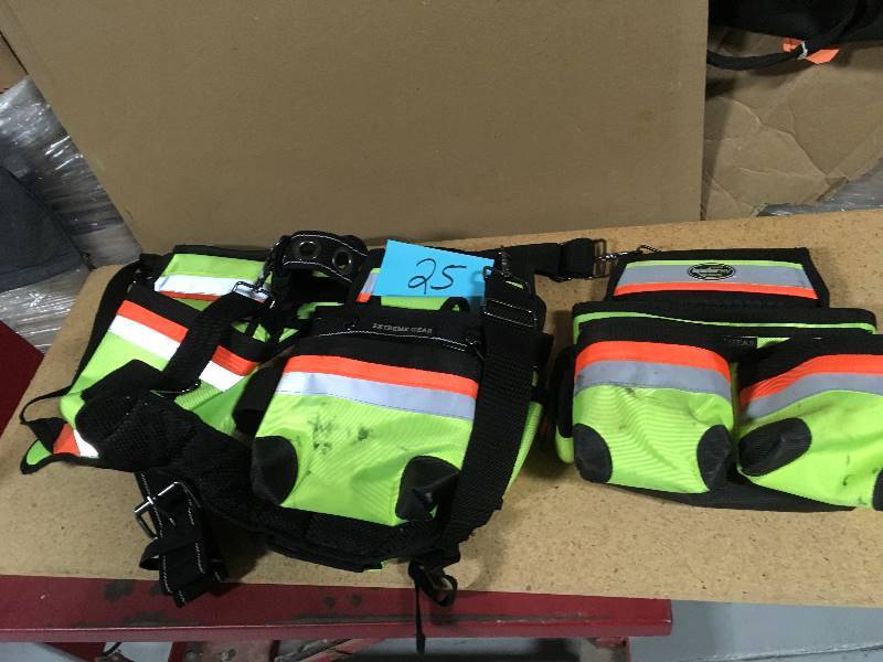 lot 25 image: Bucket Boss 37 in. Hi-Visibility 3-Bag Framers Rig open box in like new condition