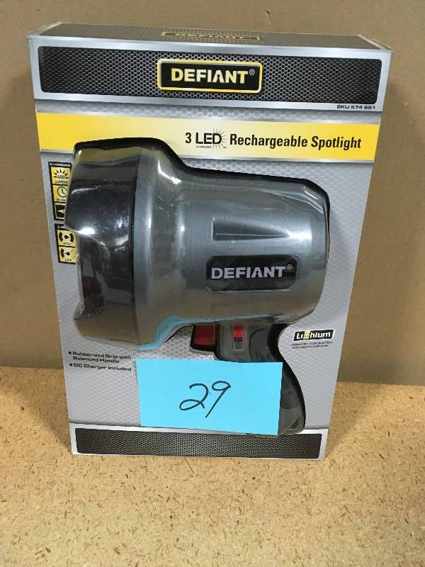 lot 29 image: Defiant 450-Lumen Rechargeable LED Spotlight not used