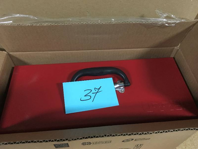 lot 37 image: URREA Heavy Duty Metal Tool Box - 17 in. X 7 12 in. X 7 in.not used