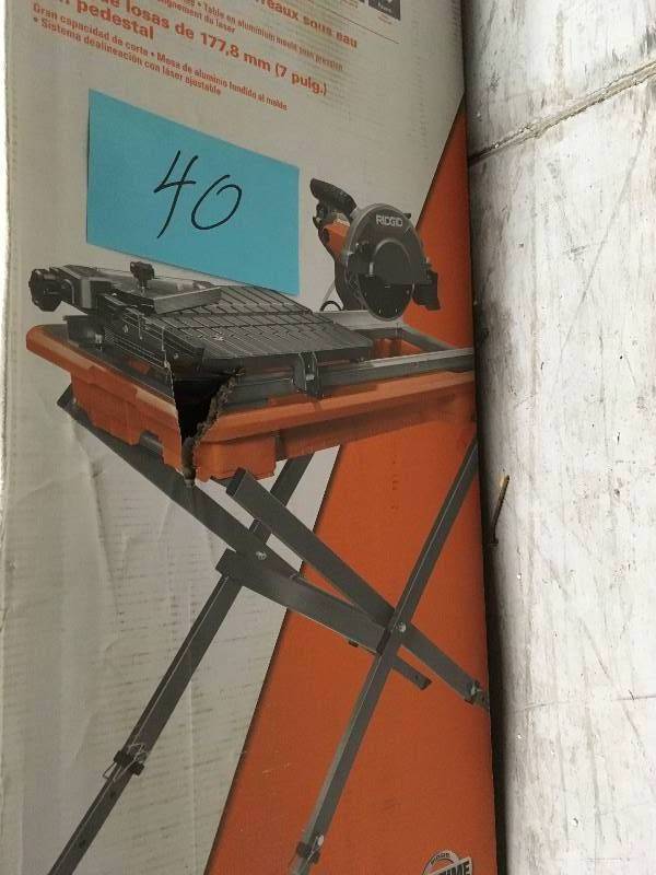 lot 40 image: RIDGID 7 in. Tile Saw with Stand USED in work condition