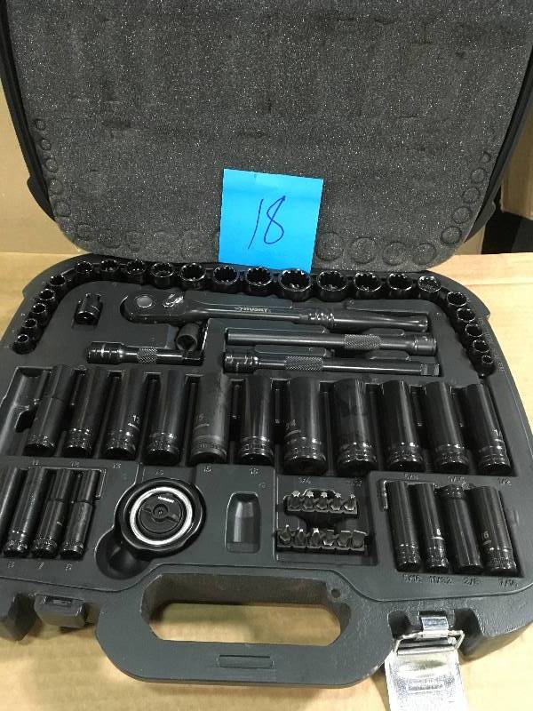 Husky 38 in. Drive 100-Position Universal SAE and Metric Mechanics Tool Set (60-Piece) in like new condition