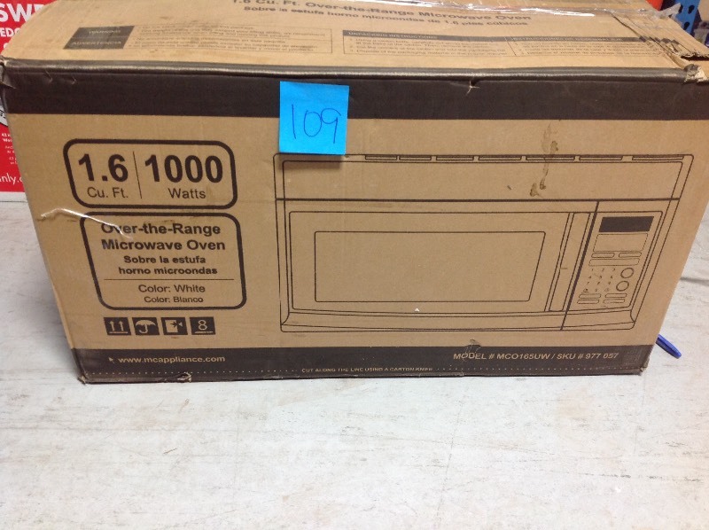 Magic Chef 1.6 cu. ft. Over the Range Microwave in White in good conditions
