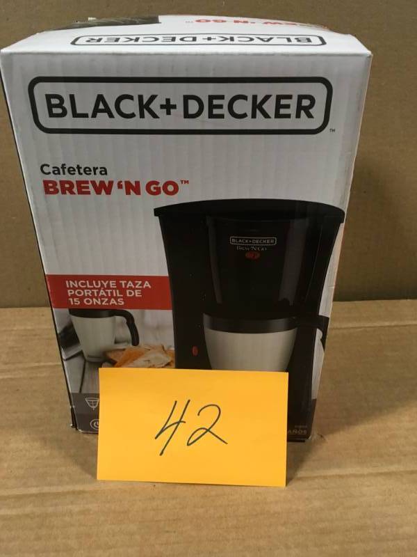 lot 42 image: BLACKDECKER Brewn Go Single Cup Serve Coffee Maker open box in like new condition