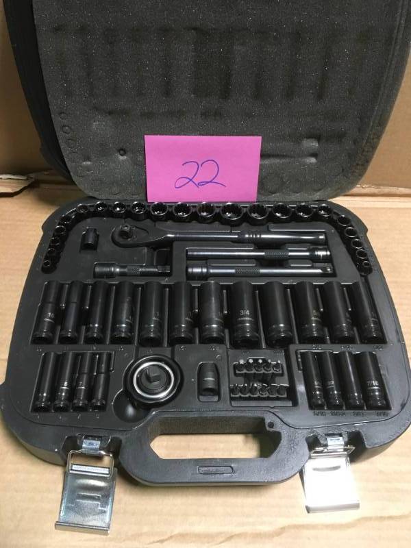 lot 22 image: Husky 38 in. Drive 100-Position Universal SAE and Metric Mechanics Tool Set (60-Piece) in like new condition