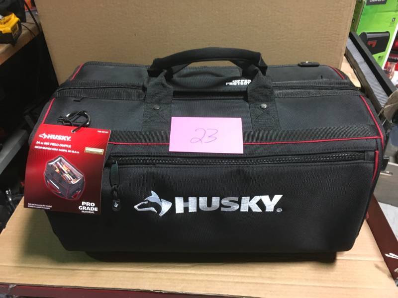 lot 23 image: Husky 1000022647 24 Big Field Duffel Bag in like new condition