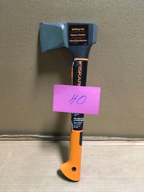 lot 40 image: Fiskars Garden Tools 17 in. Splitting Axe 378560-1001 in like new condition
