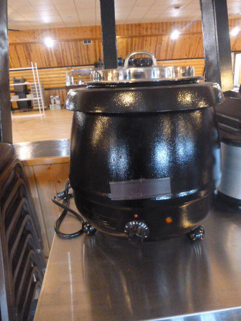 lot 103 image: Winco Soup Kettle