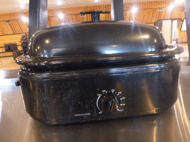 lot 106 image: Walmart Oven Roaster