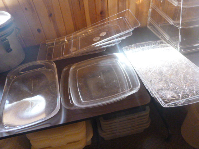 lot 119 image: 10 Serving Trays