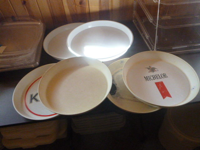 lot 120 image: 6 Wait Staff Trays