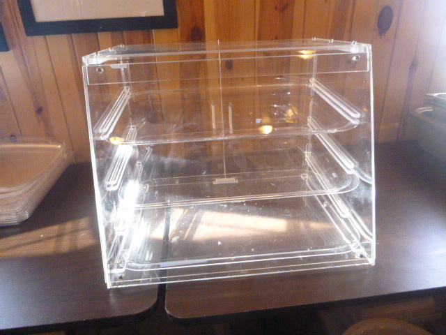 lot 121 image: Pastry Case