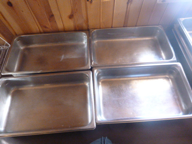 lot 126 image: 4 Steam Table Pans