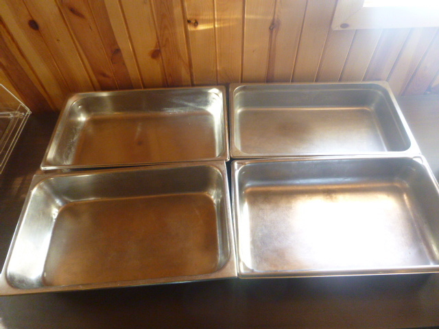 lot 129 image: 4 Steam Table Pans