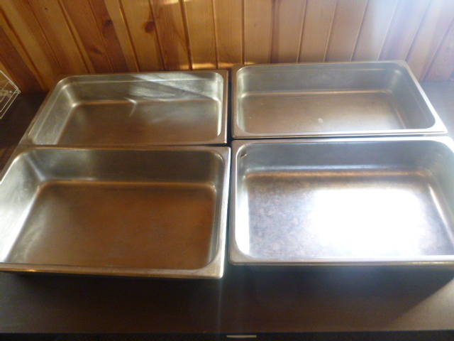 lot 130 image: 4 Steam Table Pans