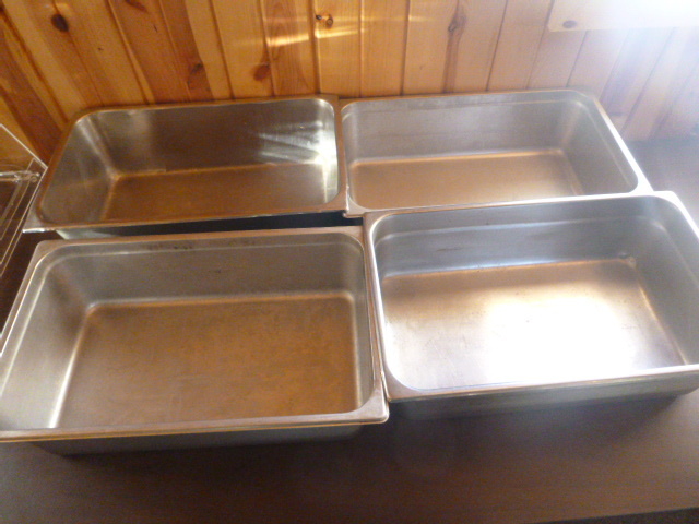 lot 131 image: 4 Steam Table Pans