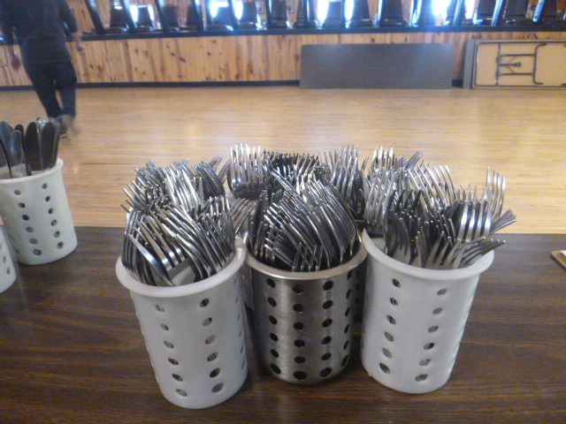 lot 20 image: Stainless Forks