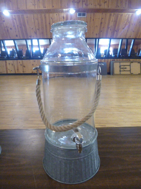 lot 38 image: Beverage Dispenser