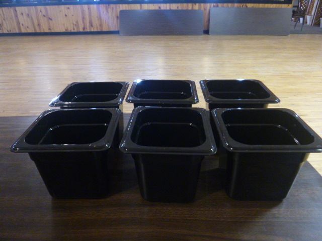 lot 45 image: 6 Cambro Salad Bar Containers