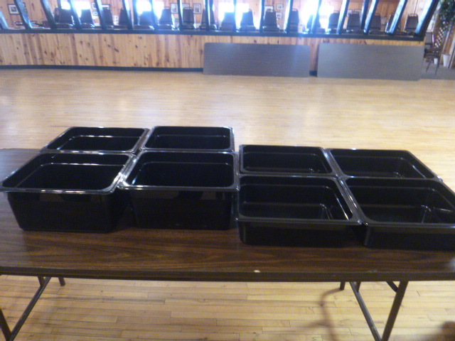 lot 49 image: 8 Cambro Salad Bar Containers