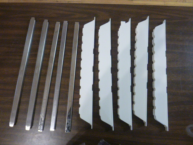 lot 53 image: 10 Salad Bar Spacers (Dividers)