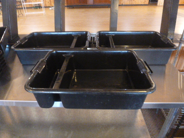 lot 55 image: 3 Vollrath Bus Tubs