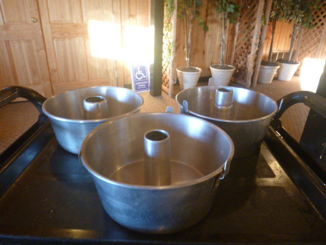 lot 82 image: 3 Angel Food Cake Pans