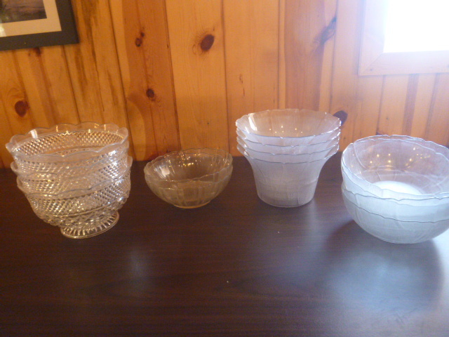 lot 86 image: 14 SaladServing Bowls
